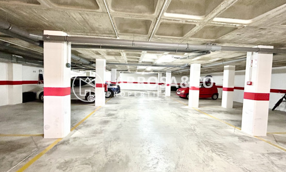 Resale - Apartment - Villamartín - Costa Blanca