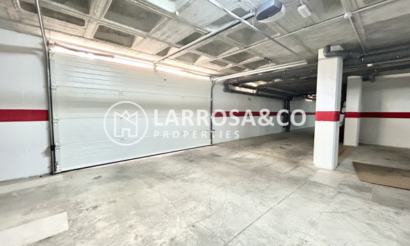 Resale - Apartment - Villamartín - Costa Blanca