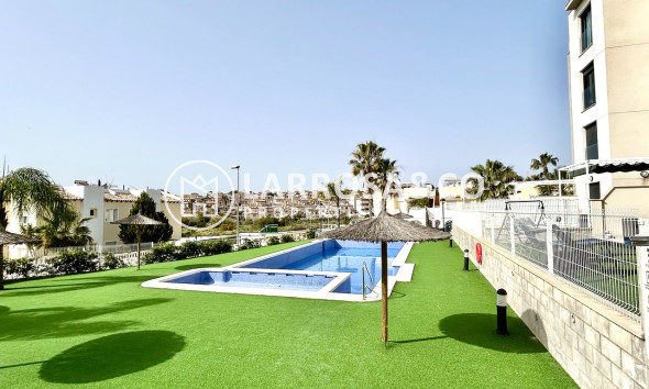 Resale - Apartment - Villamartín - Costa Blanca
