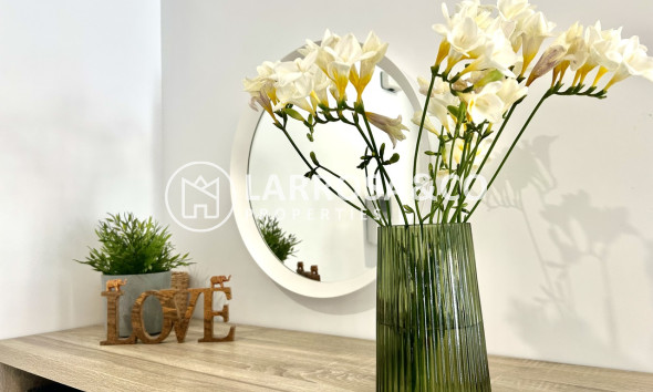 Resale - Apartment - Villamartín - Costa Blanca