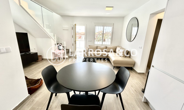 Resale - Detached House/Villa - Villamartín - Costa Blanca