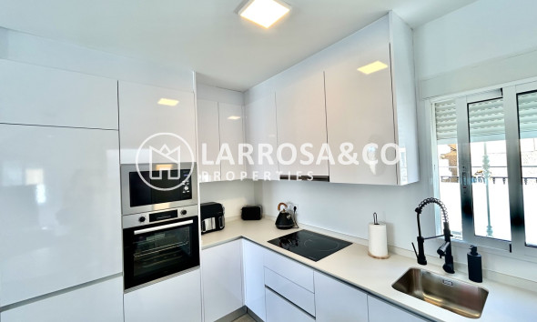 Resale - Detached House/Villa - Villamartín - Costa Blanca