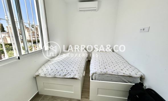 Resale - Detached House/Villa - Villamartín - Costa Blanca