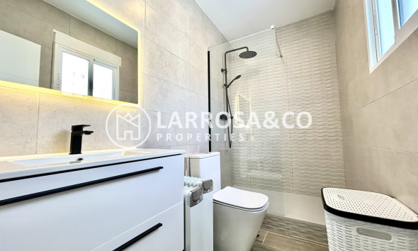 Resale - Detached House/Villa - Villamartín - Costa Blanca