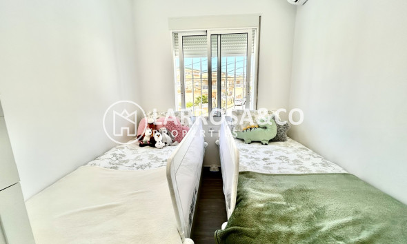 Resale - Detached House/Villa - Villamartín - Costa Blanca