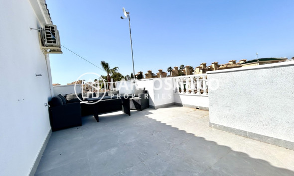 Resale - Detached House/Villa - Villamartín - Costa Blanca