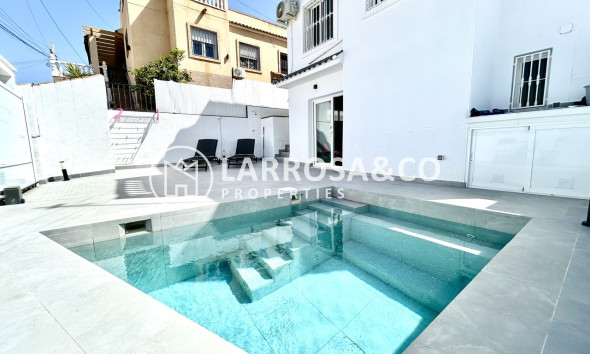 Resale - Detached House/Villa - Villamartín - Costa Blanca