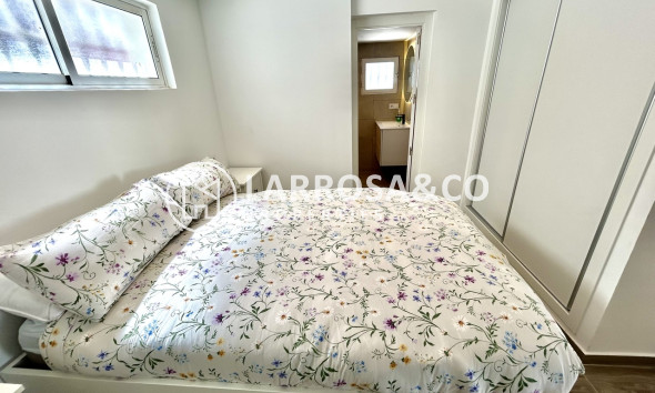 Resale - Detached House/Villa - Villamartín - Costa Blanca