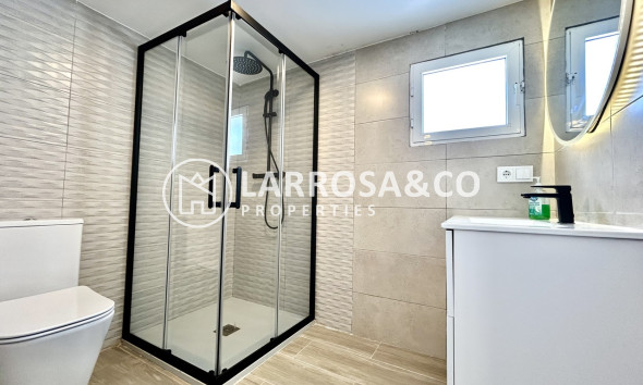 Resale - Detached House/Villa - Villamartín - Costa Blanca