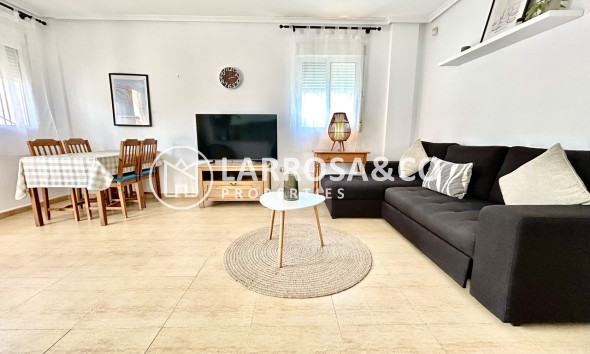 Resale - Apartment - Villamartín - Costa Blanca