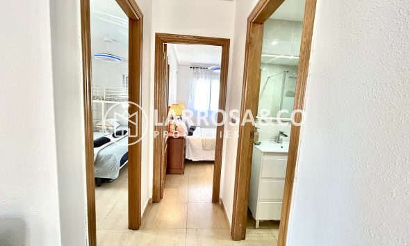 Resale - Apartment - Villamartín - Costa Blanca