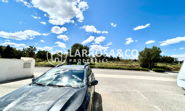 Resale - Apartment - Villamartín - Costa Blanca