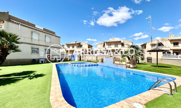 Resale - Apartment - Villamartín - Costa Blanca