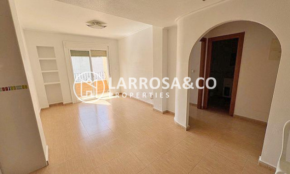 Resale - Apartment - Guardamar del Segura - Pueblo