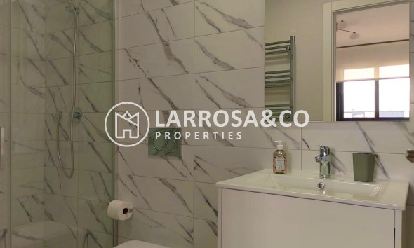 Resale - Apartment - Villamartín - Costa Blanca