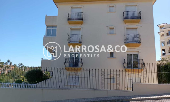 Resale - Apartment - Villamartín - Costa Blanca