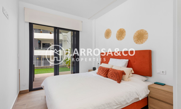 Resale - Apartment - Villamartín - Costa Blanca