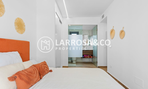 Resale - Apartment - Villamartín - Costa Blanca