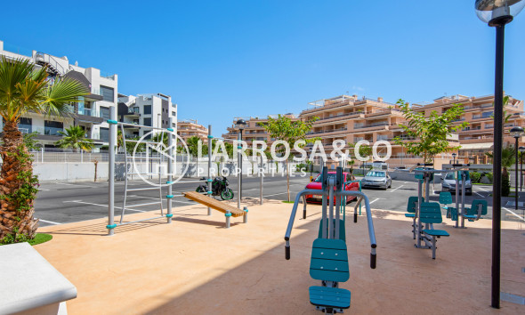 Resale - Apartment - Villamartín - Costa Blanca