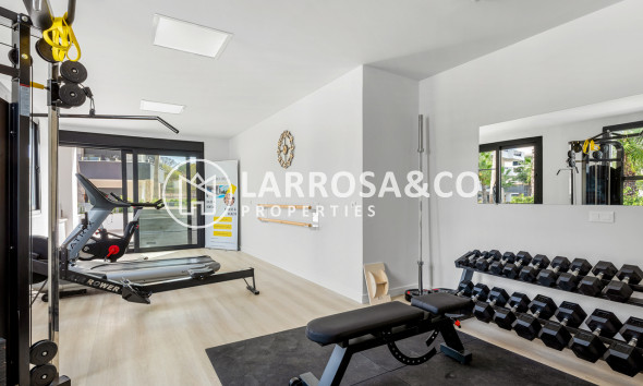 Resale - Apartment - Villamartín - Costa Blanca