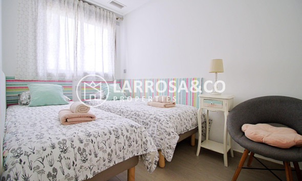 Resale - Apartment - Pilar de la Horadada - Torre de la Horadada