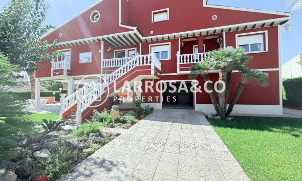 A Vendre - Villa - Campoamor
