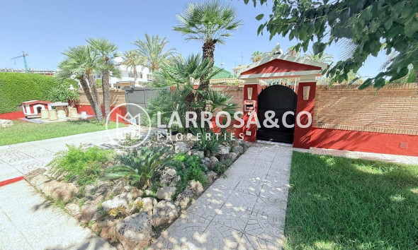 A Vendre - Villa - Campoamor