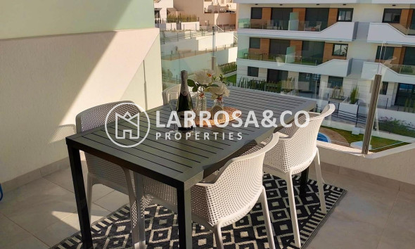 Resale - Apartment - Villamartín - Costa Blanca