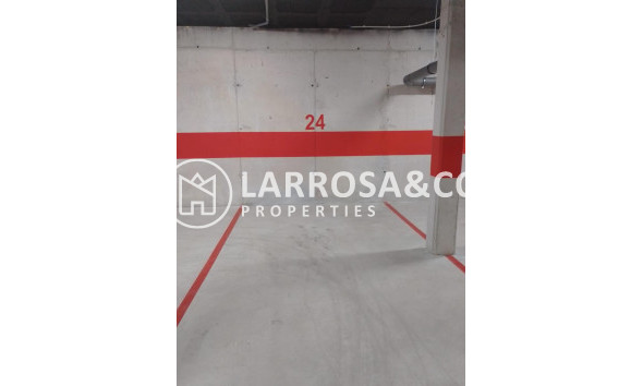 Resale - Apartment - Villamartín - Costa Blanca