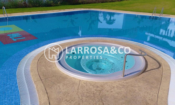 Resale - Apartment - Villamartín - Costa Blanca