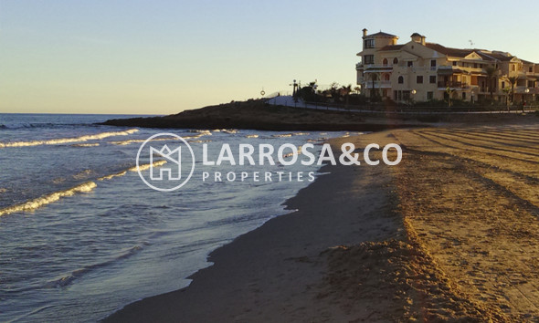 Resale - Apartment - Villamartín - Costa Blanca