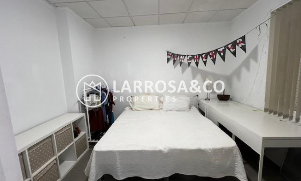 Reventa - Adosado - Dolores - CENTRO