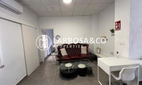 Reventa - Adosado - Dolores - CENTRO