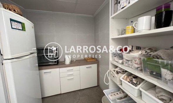 Reventa - Adosado - Dolores - CENTRO