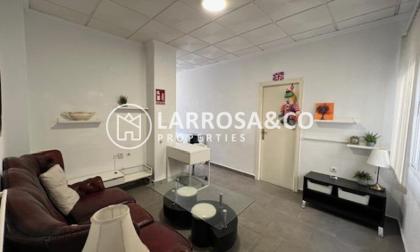 Reventa - Adosado - Dolores - CENTRO