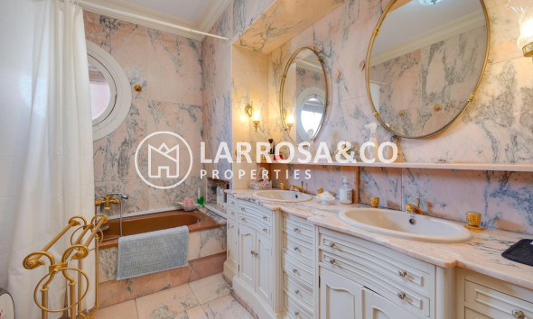 Resale - Country house - Callosa de Segura - Comunidad valenciana