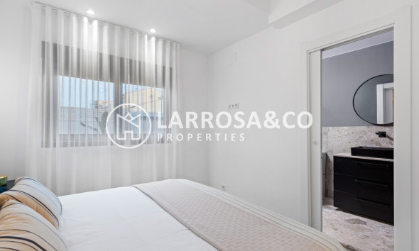 Вторичный рынок - Дом - Торревьеха - El chaparral