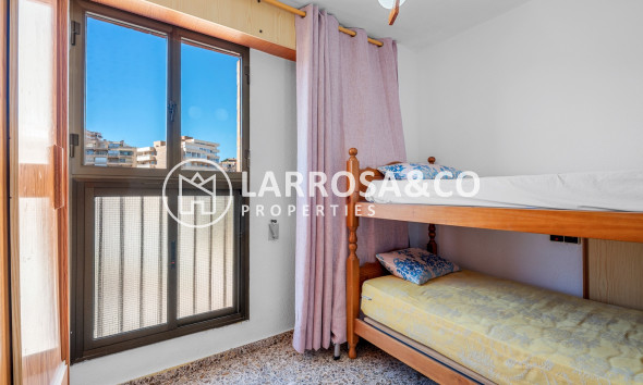 Resale - Apartment - Arenales del sol - Segunda linea playa