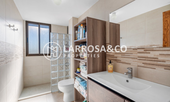 Resale - Apartment - Arenales del sol - Segunda linea playa