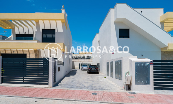 Reventa - Chalet - Los Montesinos - LOS MONTESINOS