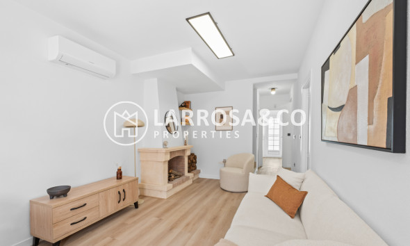 Resale - Semi-detached house - Villamartin - Costa Blanca