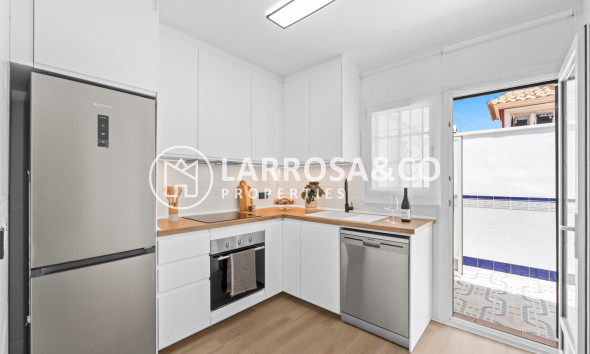 Resale - Semi-detached house - Villamartin - Costa Blanca