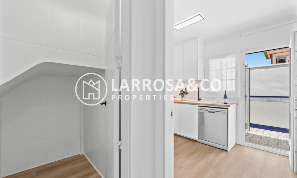 Resale - Semi-detached house - Villamartin - Costa Blanca