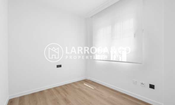 Resale - Semi-detached house - Villamartin - Costa Blanca