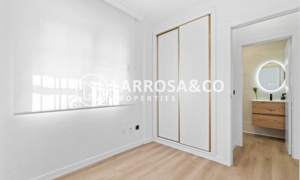 Resale - Semi-detached house - Villamartin - Costa Blanca