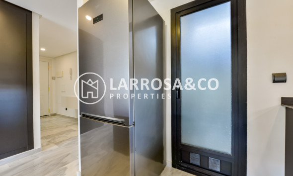 Resale - Apartment - Villajoyosa - La Cala