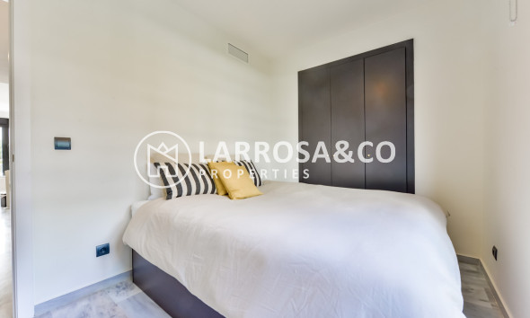 Resale - Apartment - Villajoyosa - La Cala