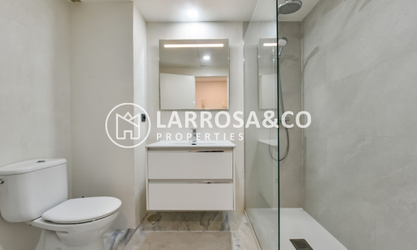 Resale - Apartment - Villajoyosa - La Cala