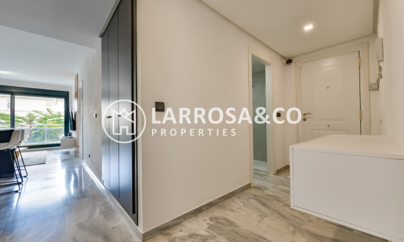 Resale - Apartment - Villajoyosa - La Cala