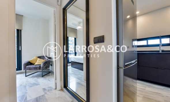Resale - Apartment - Villajoyosa - La Cala